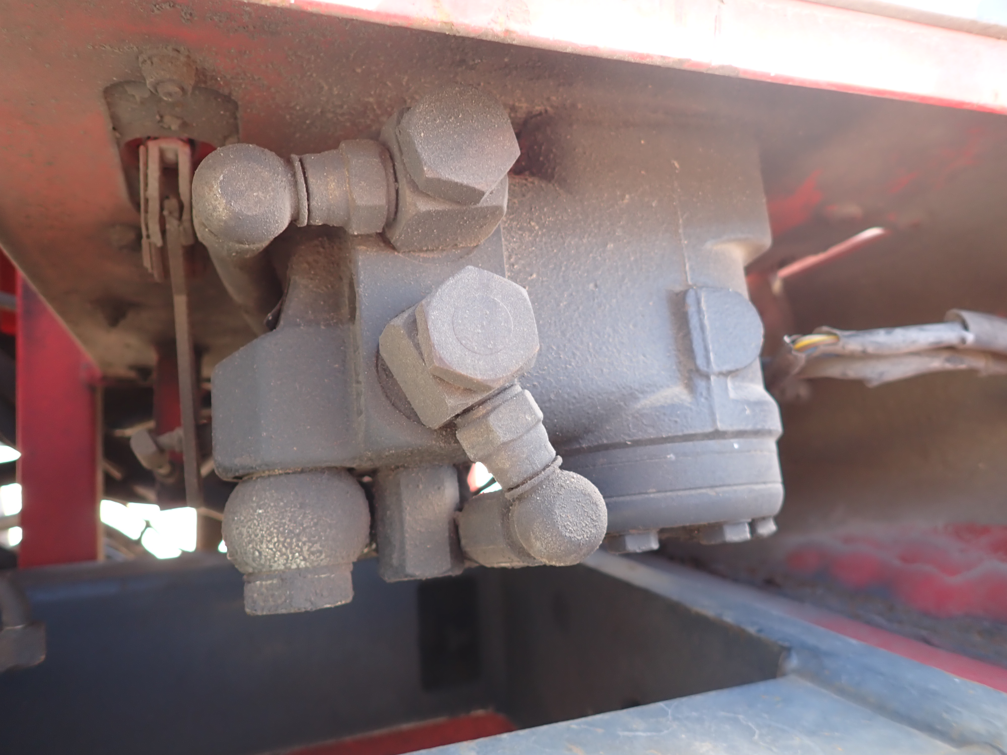 ./imagenes/INVOICE/2019/16568/MONTACARGAS MOFFETT_M5000 (4).JPG